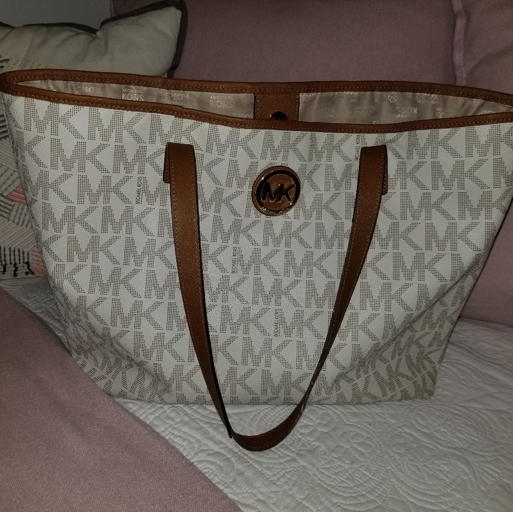 MK Michael Kors